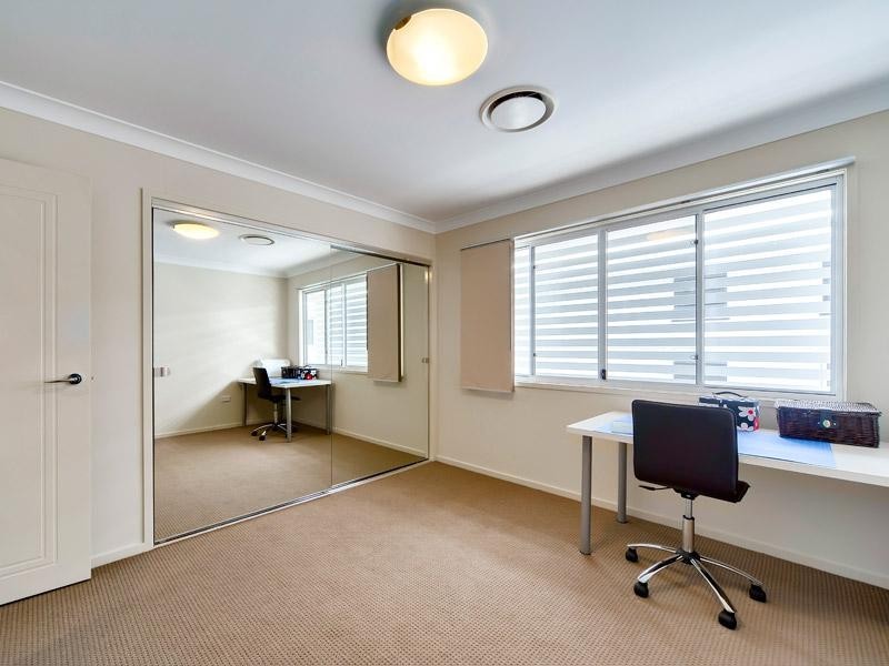 10 School Street, Hendra QLD 4011