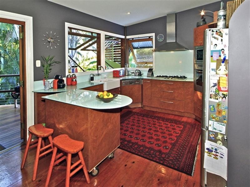18 Oxford Place, Shorncliffe QLD 4017