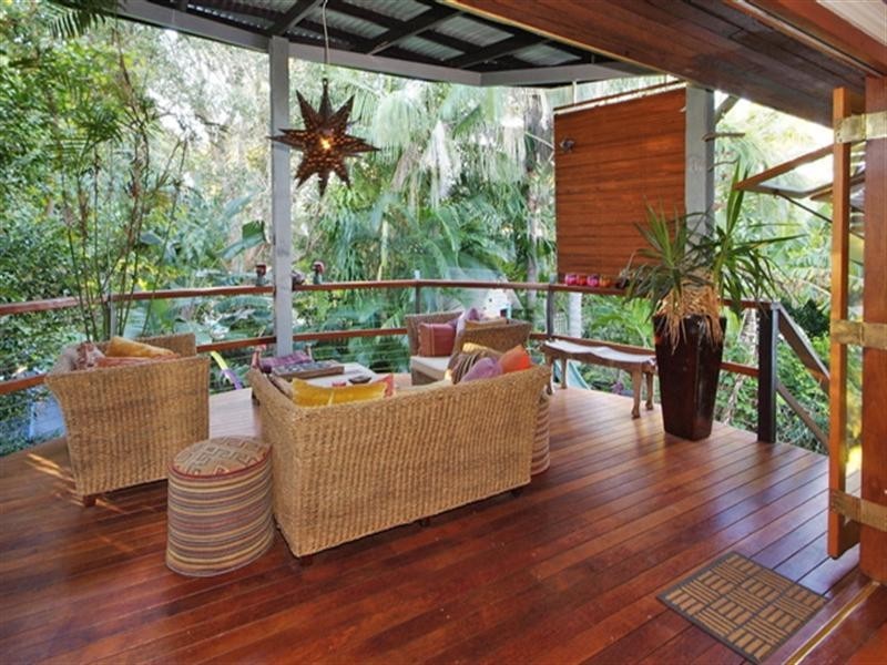 18 Oxford Place, Shorncliffe QLD 4017