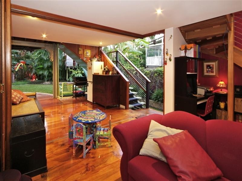 18 Oxford Place, Shorncliffe QLD 4017