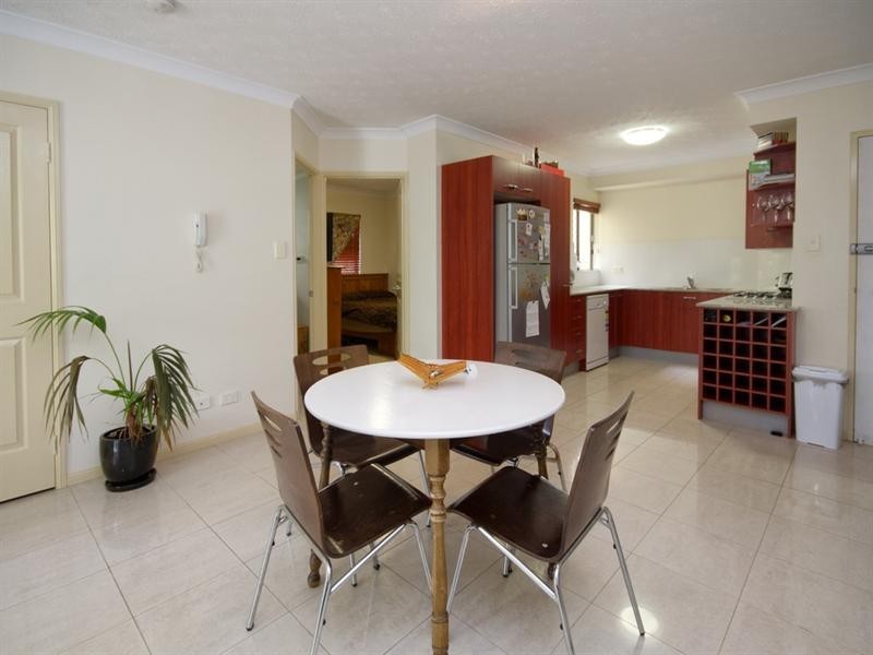 2/2 Barlow Street, Clayfield QLD 4011