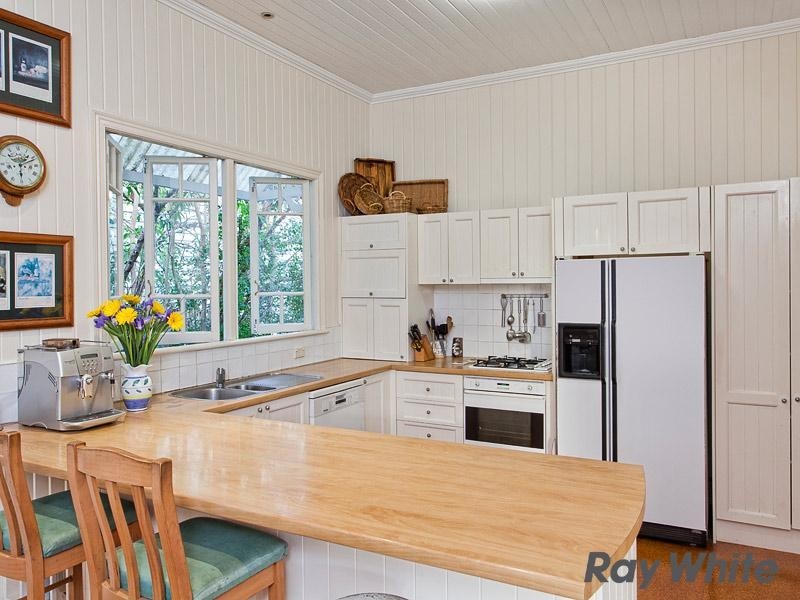 44 Gracemere Street, Newmarket QLD 4051