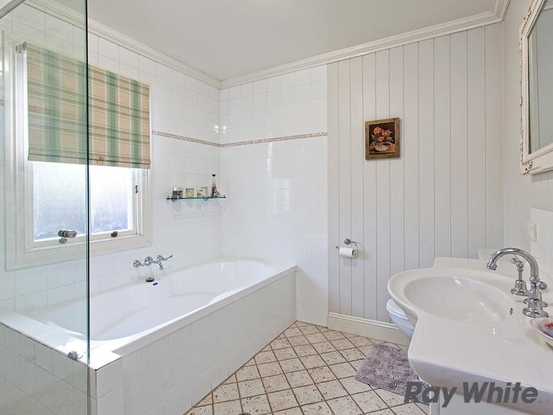 44 Gracemere Street, Newmarket QLD 4051