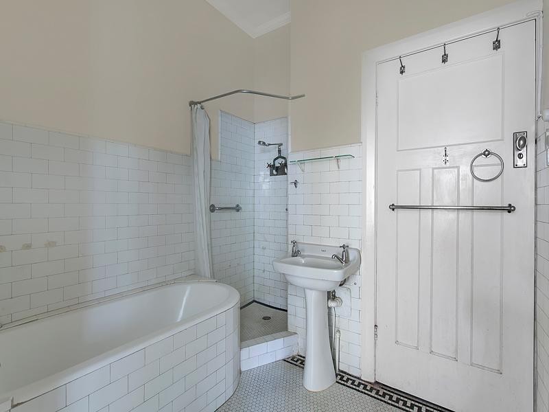 38 Alexandra Road, Ascot QLD 4007