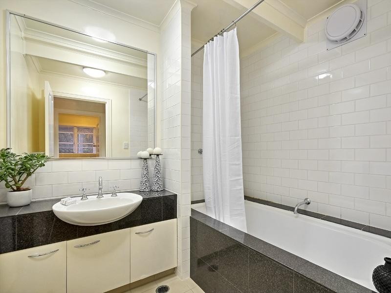 71 Gilbert Road, Lutwyche QLD 4030