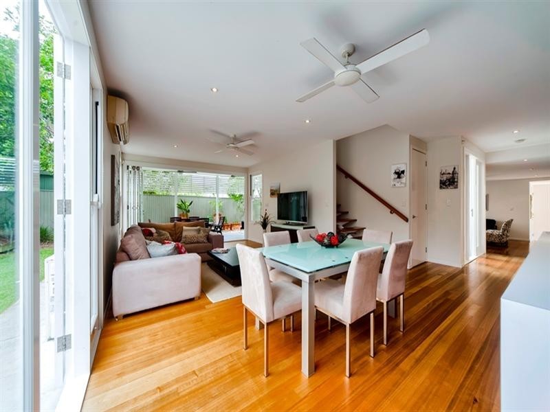 9 Emma Street, Wooloowin QLD 4030