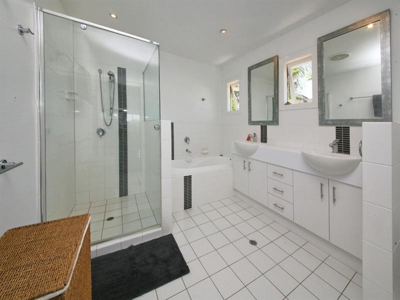 9 Emma Street, Wooloowin QLD 4030