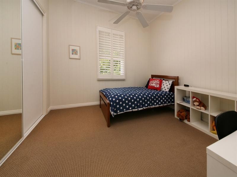 9 Emma Street, Wooloowin QLD 4030