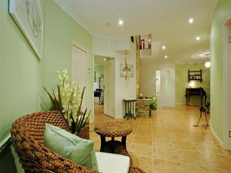 80 Oyster Point Esplanade, Scarborough QLD 4020