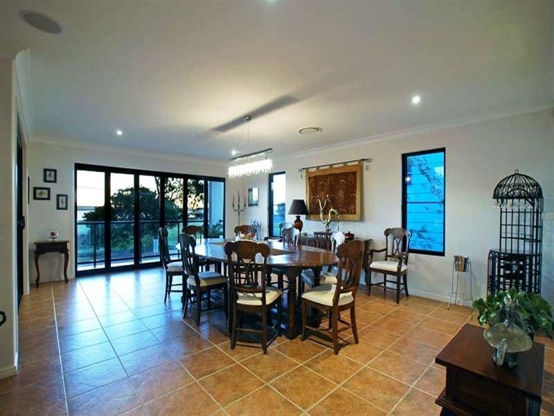 80 Oyster Point Esplanade, Scarborough QLD 4020