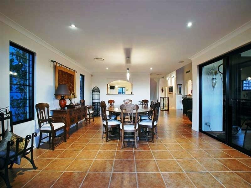 80 Oyster Point Esplanade, Scarborough QLD 4020