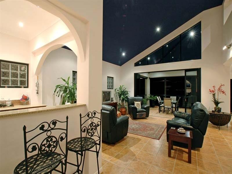 80 Oyster Point Esplanade, Scarborough QLD 4020