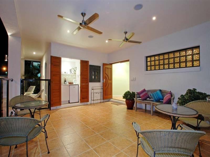 80 Oyster Point Esplanade, Scarborough QLD 4020