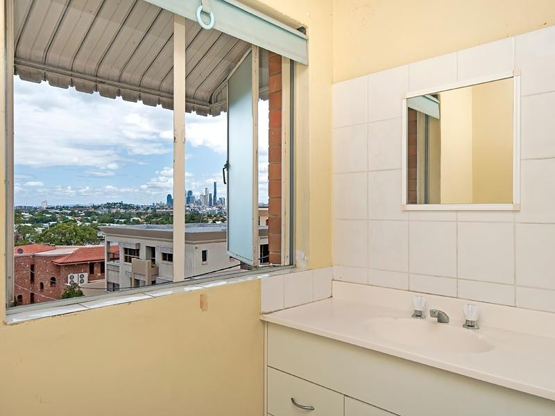 12/72 Markwell Street, Hamilton QLD 4007