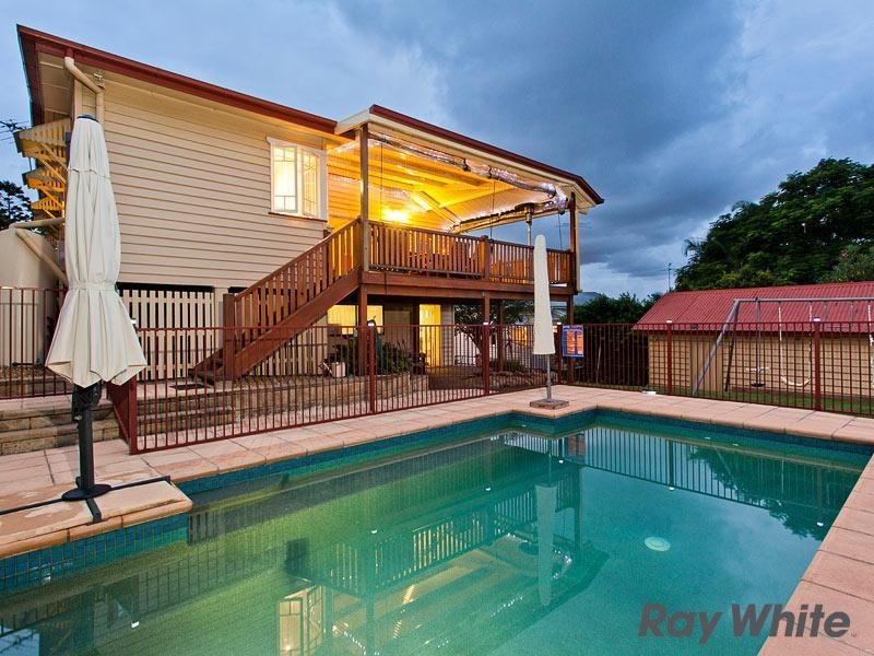 15 Annie Street, Windsor QLD 4030