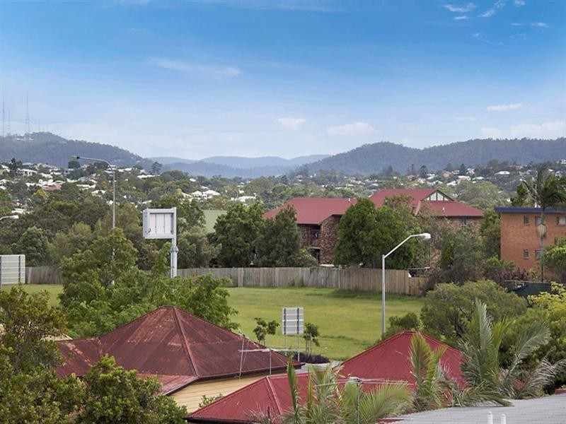 15 Norman Street, Wooloowin QLD 4030