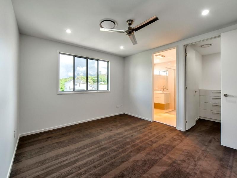 11 Pine Street, Hamilton QLD 4007