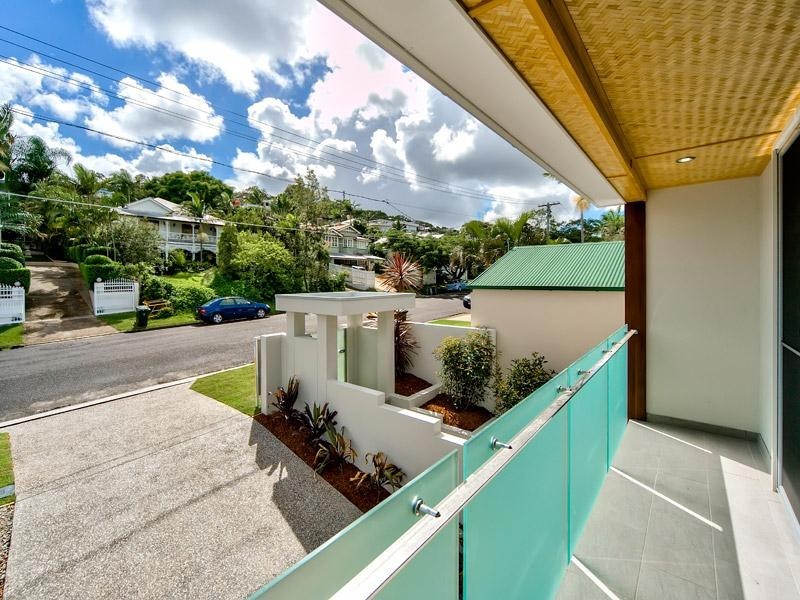 11 Pine Street, Hamilton QLD 4007