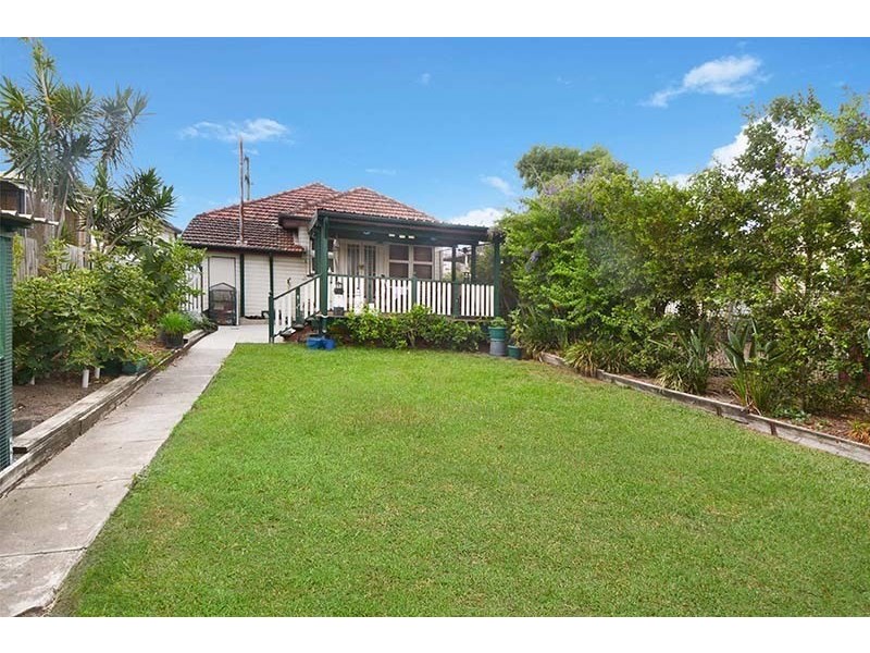 89 Raceview Avenue, Hendra QLD 4011