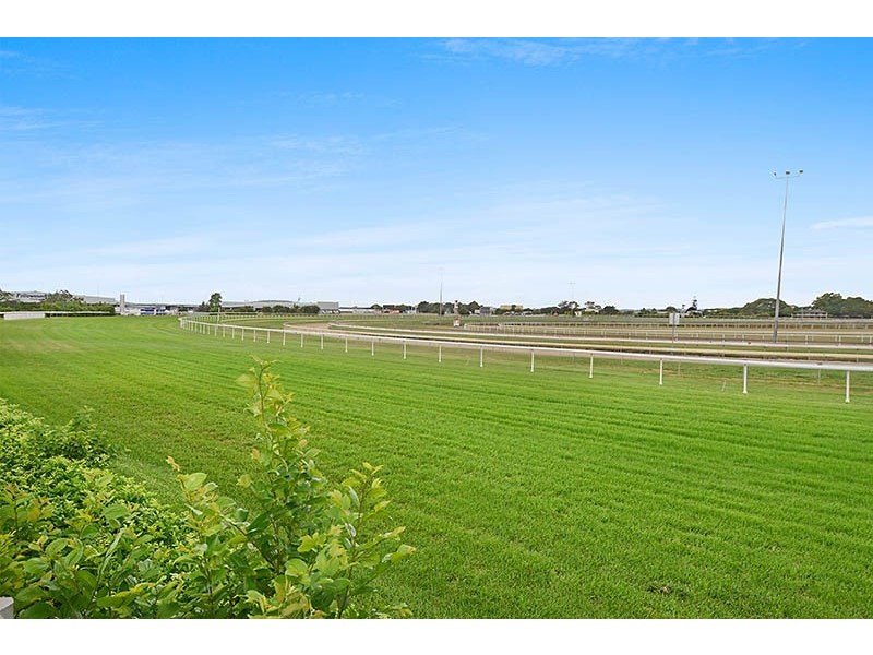 89 Raceview Avenue, Hendra QLD 4011