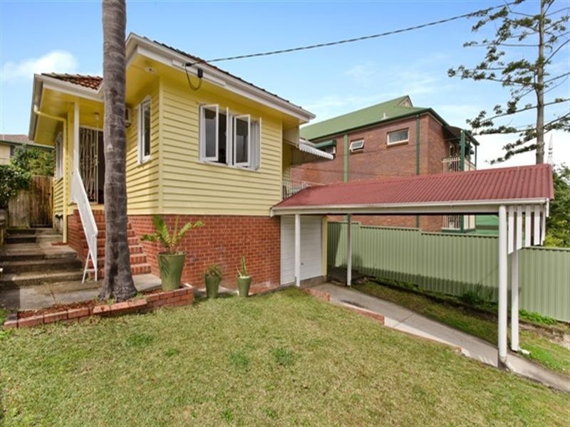11 Wooloowin Avenue, Wooloowin QLD 4030