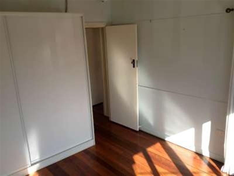11 Wooloowin Avenue, Wooloowin QLD 4030