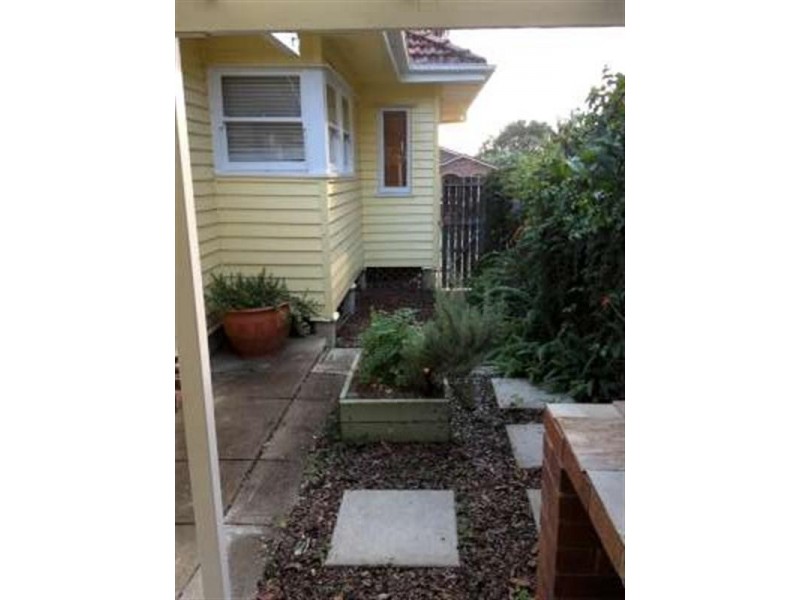 11 Wooloowin Avenue, Wooloowin QLD 4030