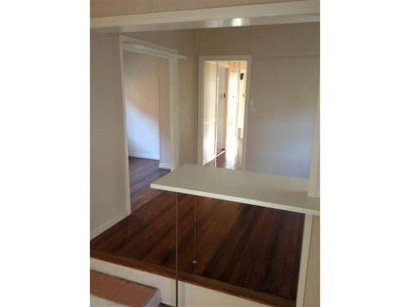 11 Wooloowin Avenue, Wooloowin QLD 4030