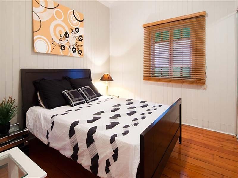 7 Ferguson Avenue, Northgate QLD 4013