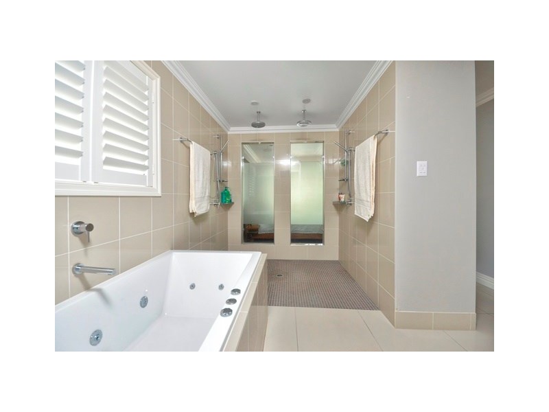 15 Blaikie Street, Hendra QLD 4011