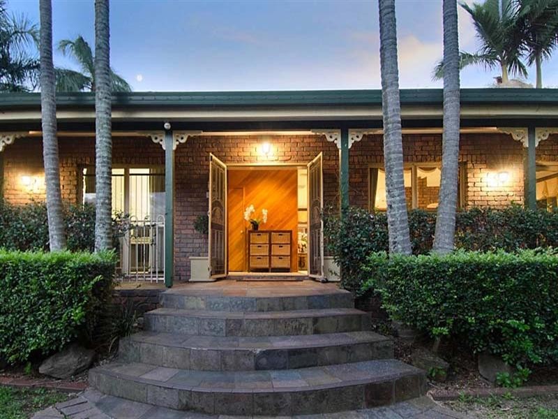 25 Lynell Street, Hamilton QLD 4007