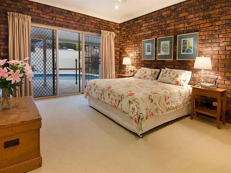 25 Lynell Street, Hamilton QLD 4007