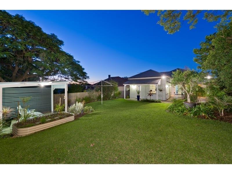 19 Hawdon Street, Wilston QLD 4051