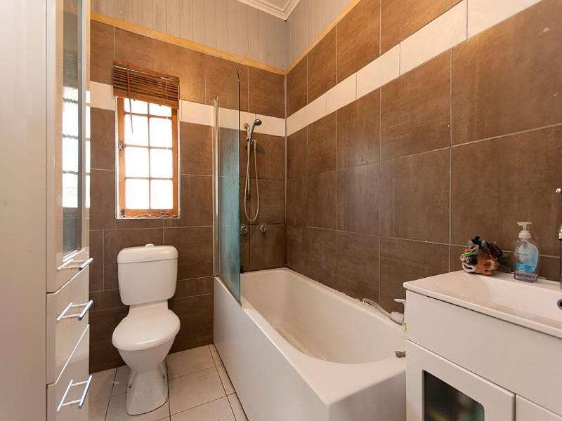 35 Rose Street, Wooloowin QLD 4030