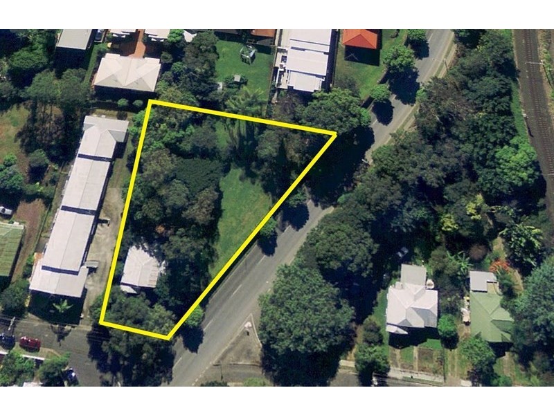 13 Fenton Street, Fairfield QLD 4103