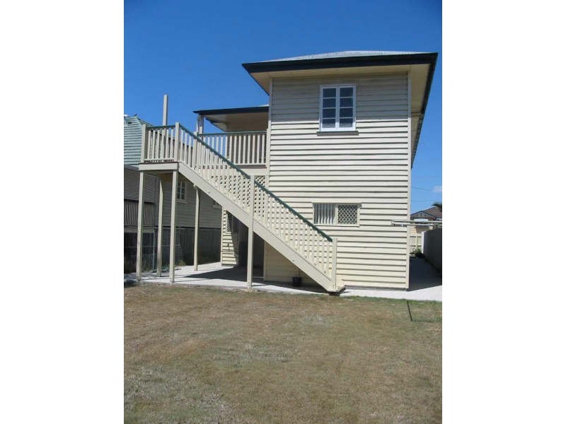 42 Raceview Avenue, Hendra QLD 4011