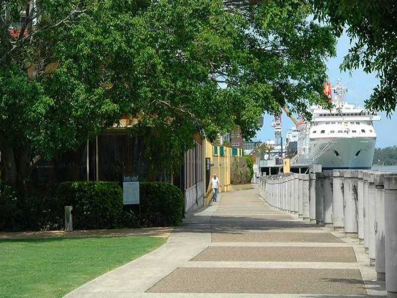 35 Harbour Road, Hamilton QLD 4007