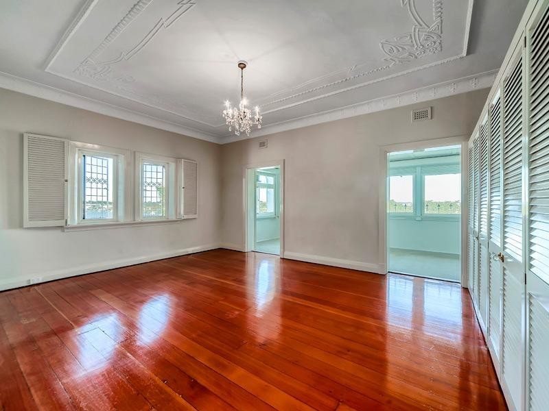 19 Hillside Crescent, Hamilton QLD 4007