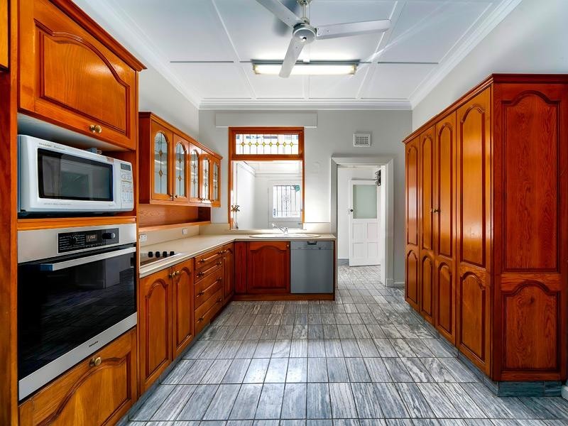 19 Hillside Crescent, Hamilton QLD 4007