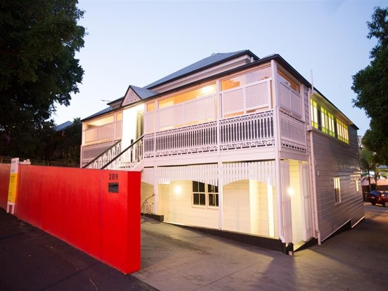 209 Sandgate Road, Albion QLD 4010