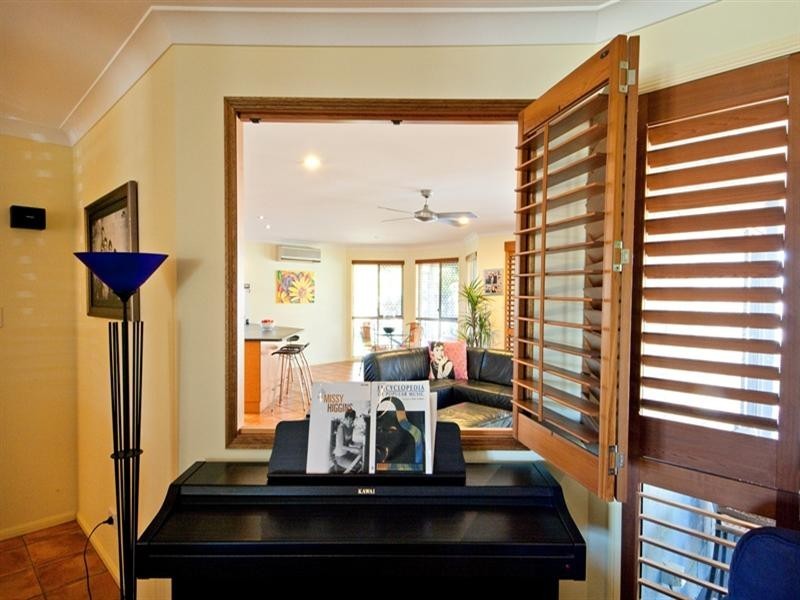 5 McArthur Court, Rothwell QLD 4022