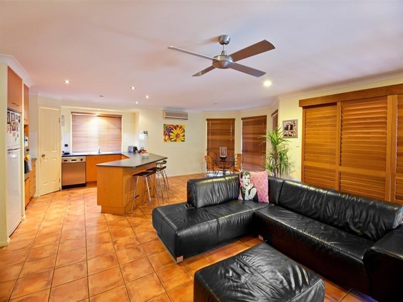 5 McArthur Court, Rothwell QLD 4022