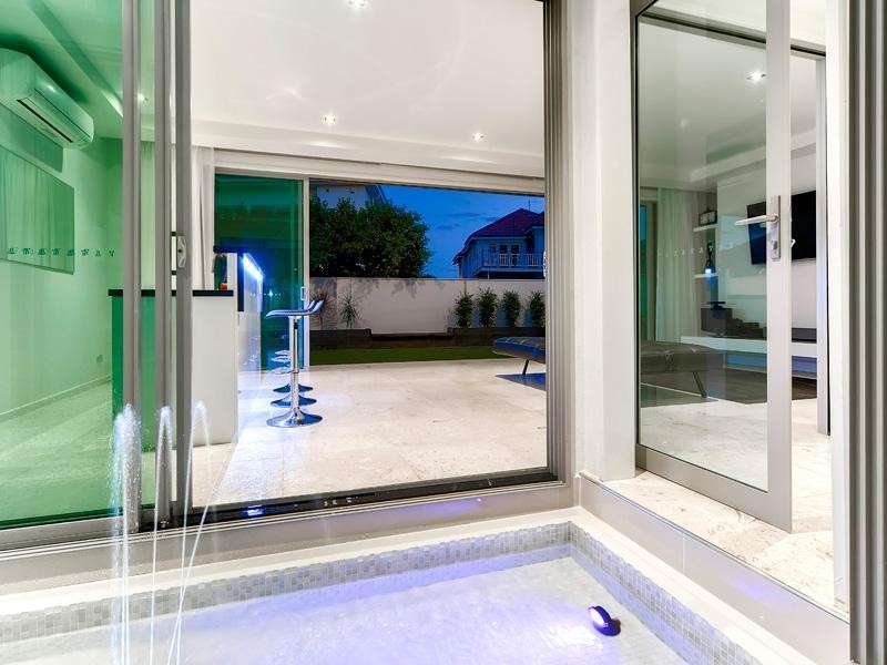 3 Crescent Road, Hamilton QLD 4007
