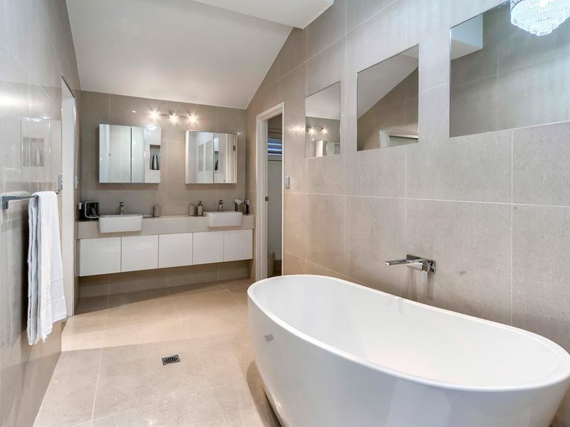 3 Crescent Road, Hamilton QLD 4007