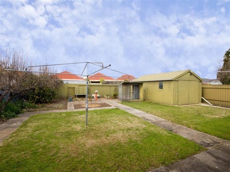 58 Honeyton Street, Seaton SA 5023