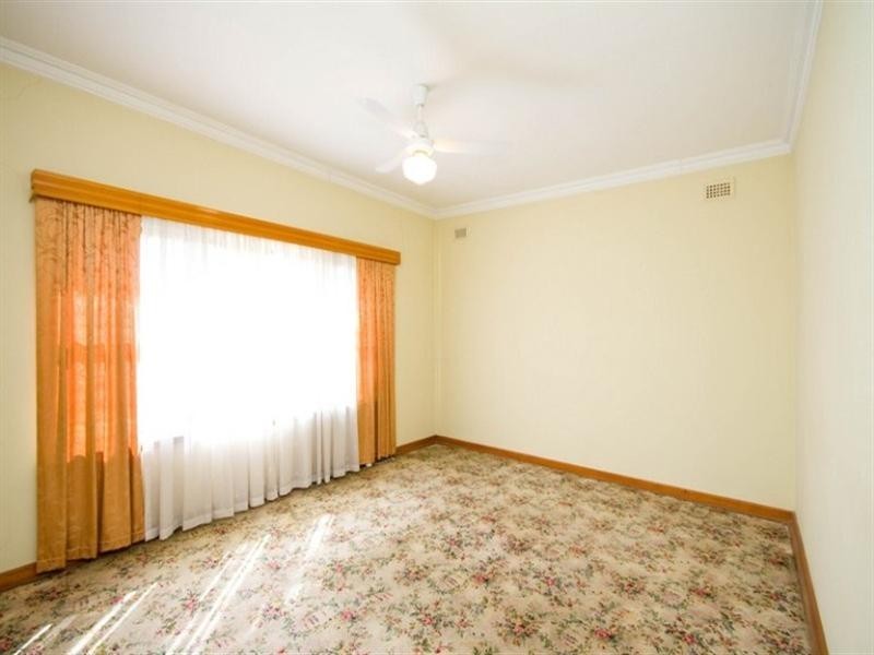 58 Honeyton Street, Seaton SA 5023