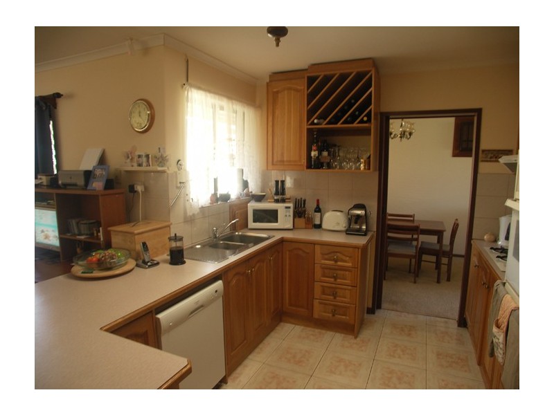 17 Frome Crescent, West Lakes SA 5021