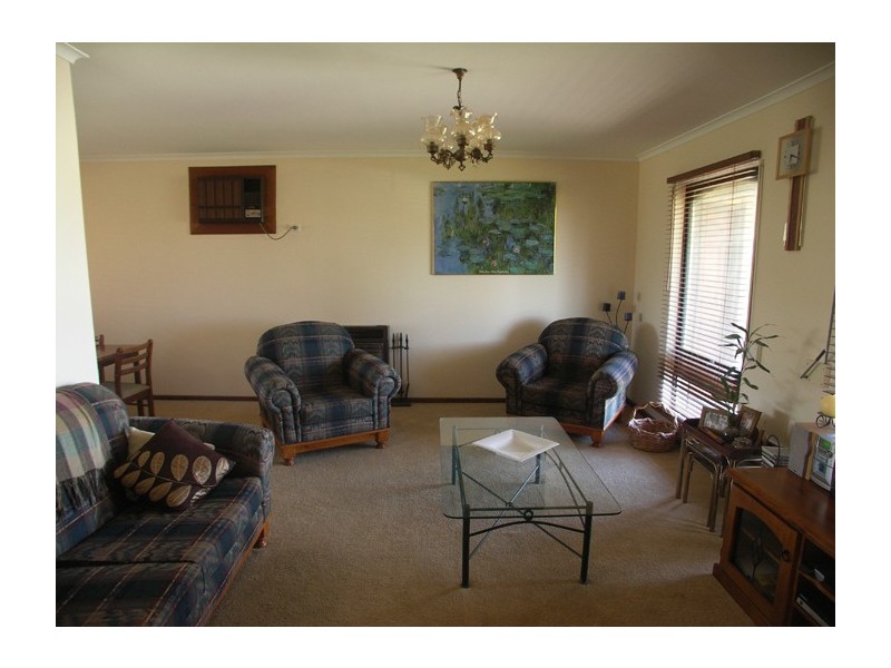 17 Frome Crescent, West Lakes SA 5021