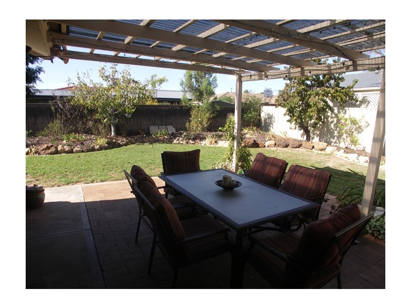 17 Frome Crescent, West Lakes SA 5021