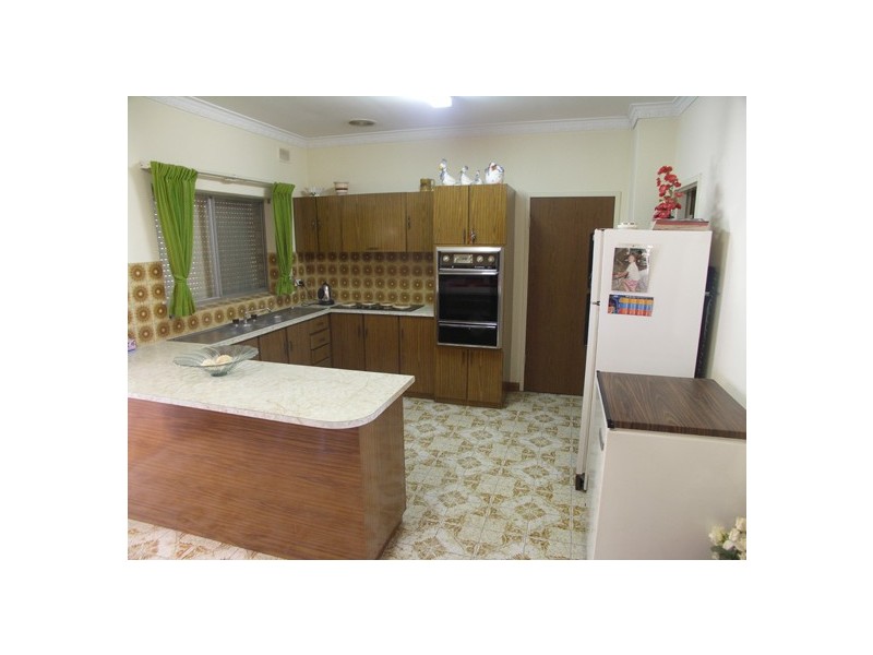 18 Sunningdale Avenue, Fulham Gardens SA 5024